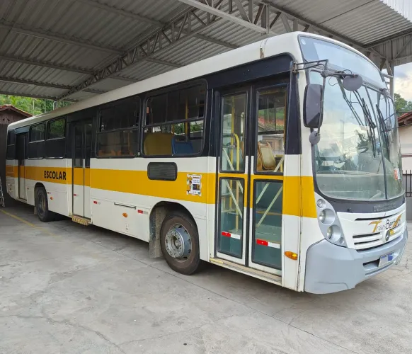 Ônibus Neobus 1722, ano 2010