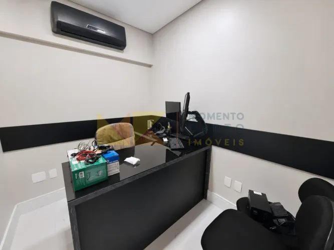 Salas comerciais com moveis sob medida para locação no centro de Blumenau,