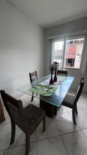 Mesa de Jantar 4 Cadeiras Tampo de Vidro - Linda e Conservada (Para Sair Rápido)