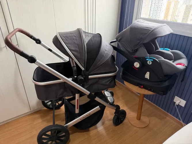 Kit carrinho de bebê e bebê conforto novíssimos