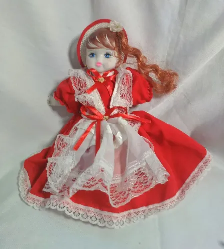 Linda Boneca de Porcelana