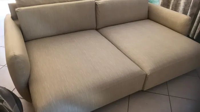 Sofá luxuoso com capa impermeável fácil de limpar