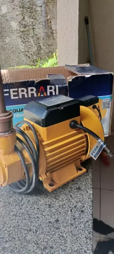 Bomba de água Ferrari 