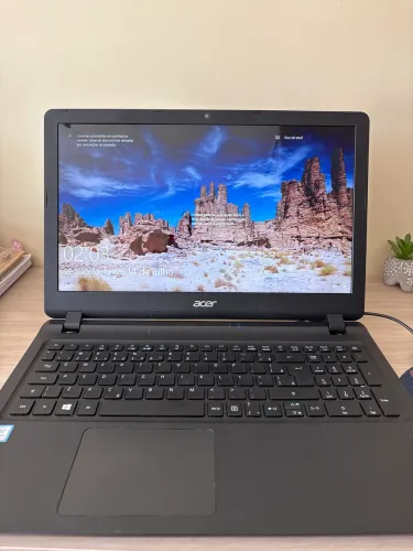 Notebook Acer ES1-572