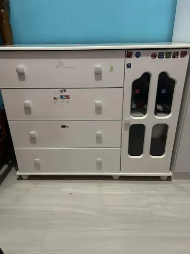 Cômoda e guarda roupa infantil