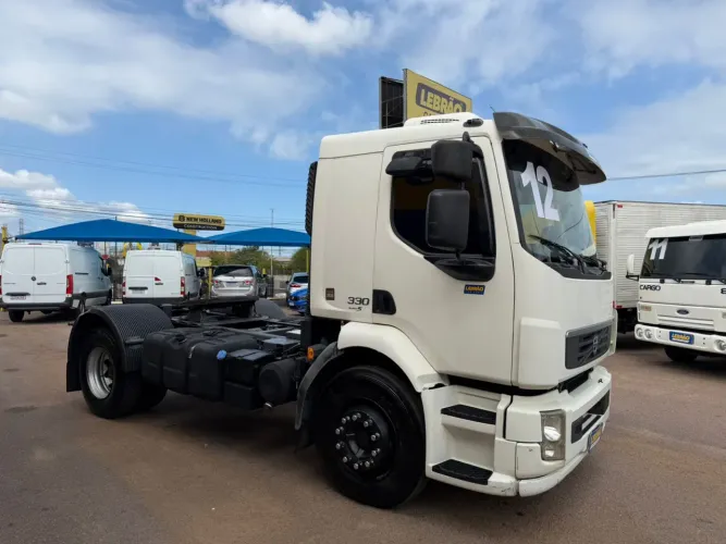 VOLVO VM 330 + CARROCERIA ABERTA