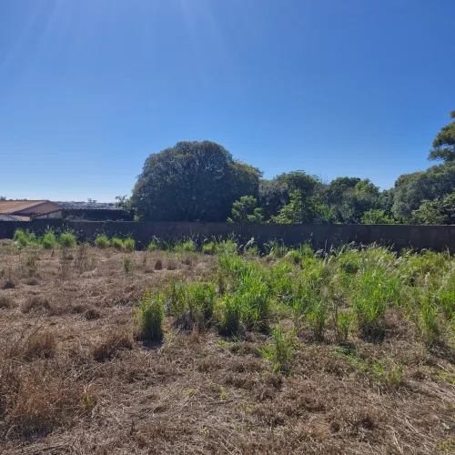 Vende-se terreno 2.200m²
