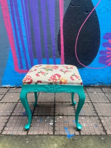 Banqueta De Penteadeira Estilo Chipandelle Laqueada E Estofada