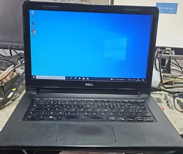 Notebook Dell vostro 3468 I5-7200u 2.70 Ssd240 4gb Segura carga ?
