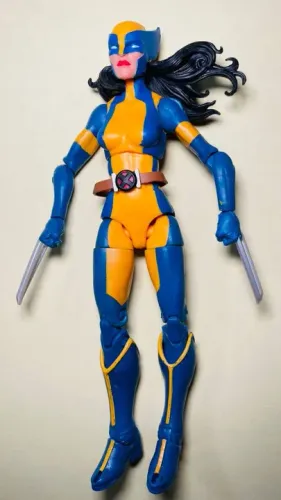 Marvel Legends - X-23 - Laura Linney Wolverine (incompleta) - boneco altura 14 cm