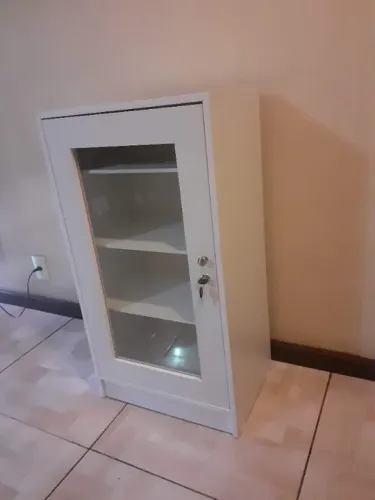 Armário De Medicamentos Pet Shop Compacto Com Chave