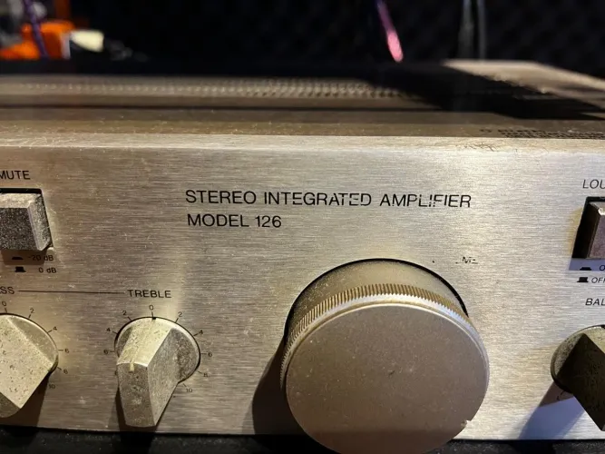 Amplificador GRADIENTE Model 126 - Todo Original e funcionando
