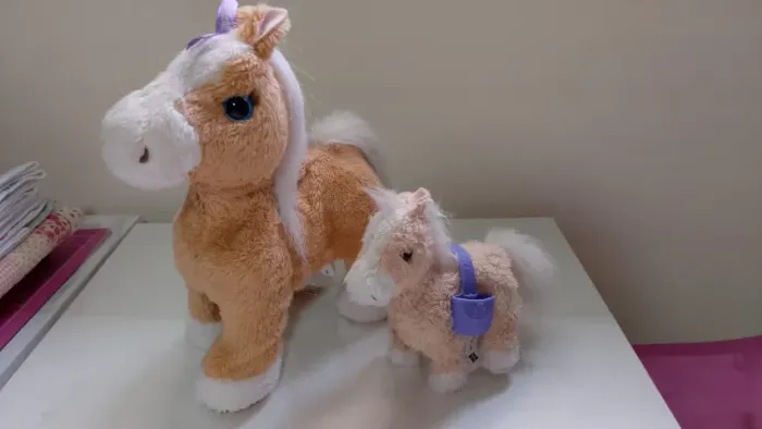 Pôneis da linha Furreal Friends - Originais e funcionando