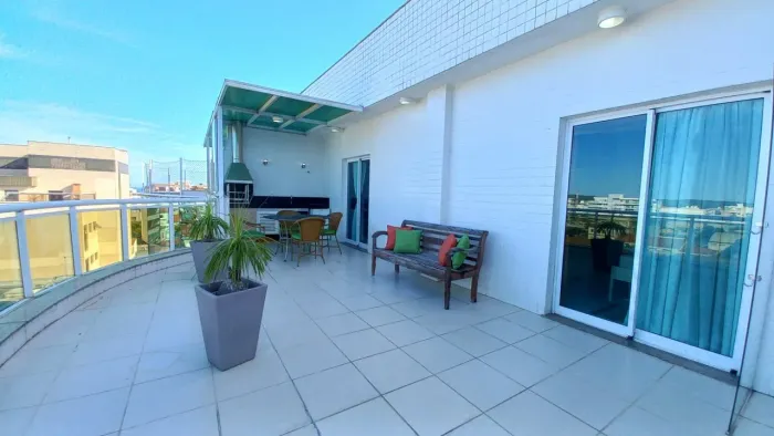 COBERTURA CABO FRIO com varanda gourmet e vista espetacular!