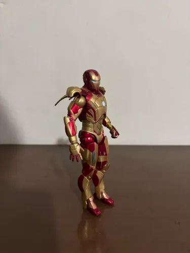 Figura Iron Man Marvel Legends - Homem de Ferro Colecionável