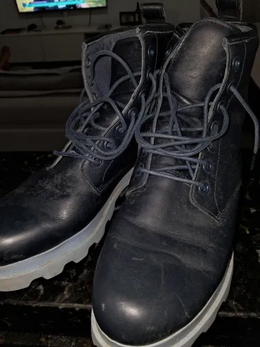 Bota Casper Feminina - cor cinza USADA