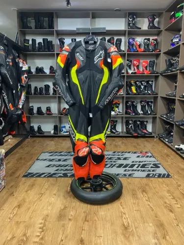 Macacão Alpinestars Atem V4 Peça Única Tamanho 52 Eur Usado 3 vezes