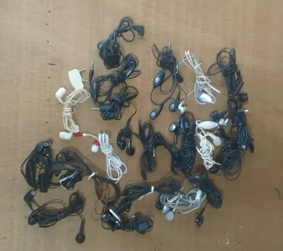 Lote de Fones de Ouvido