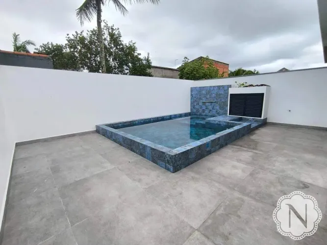 Casa à venda com 2 quartos no bairro Jamaica (Praia)