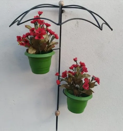 Suporte decorativo para plantas em formato de guarda-chuva