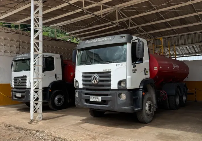 VW 26-280 ano 2014, 6x4, com tanque Pipa Gascom de 16.000 litros, no Recife