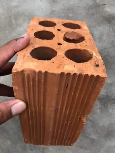 Tijolo/Bloco Cerâmico com Furos Reforçado para Estruturas de Risco Muros de Arrime