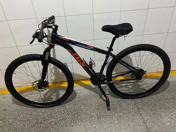 Mountain Bike Caloi Extreme - Aro 29 - Freio a Disco - Câmbios Shimano - 21 Marchas