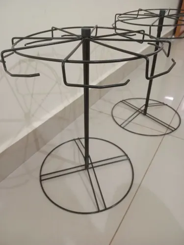 Expositor giratório preto 