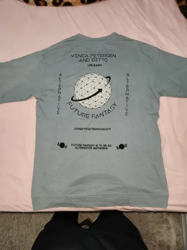Camiseta Oversized - No Age