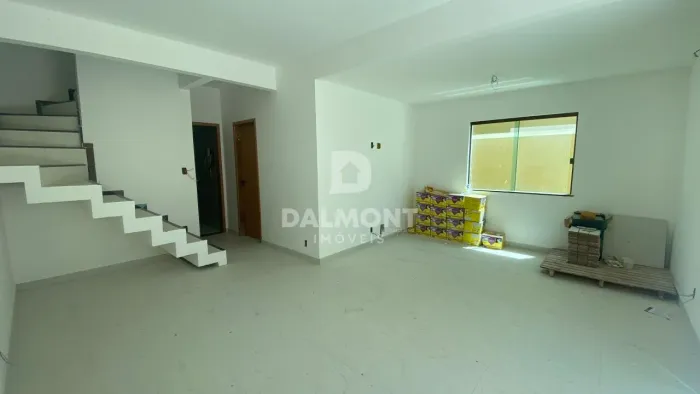 Peró - Cabo Frio - Casa com 4 suítes em condomínio fechado - 130m²