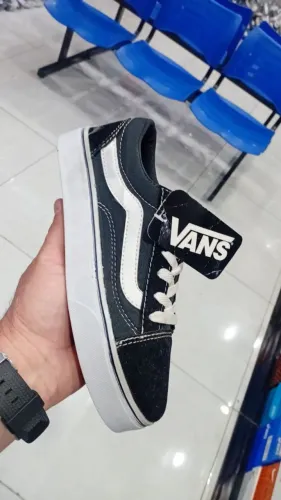 Tênis Vans Old Skool - Preto e Branco