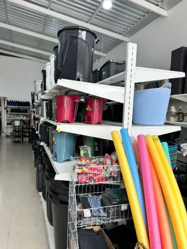 Gôndolas de centro e lateral 