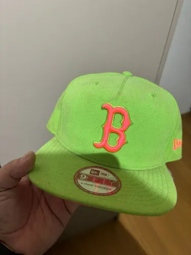 Boné New Era Boston Red Sox Neon