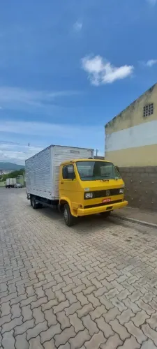 Caminhão com mecânica 100%