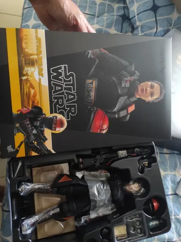 Hot Toys Fennec Shand the book of boba Fett star Wars mandalorian