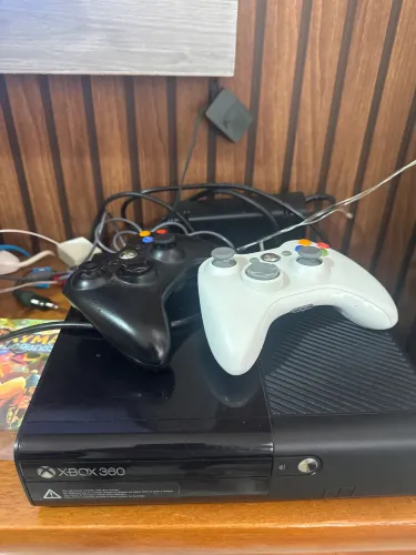 Xbox 360 desbloqueado com kinect 3 controles 