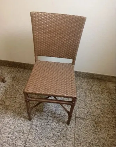 1 Cadeira fibra sintética