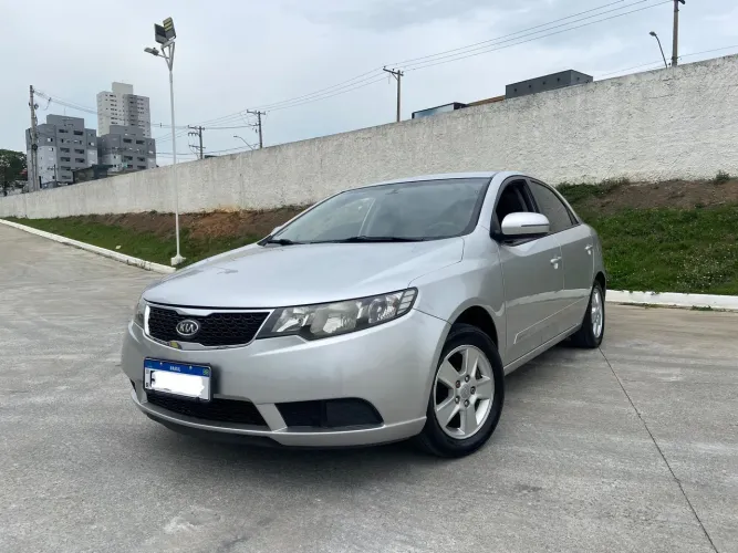 Kia Motors Cerato 1.6 16V Mec. 2013