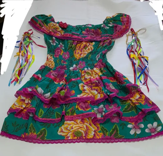 Vestido Junino Floral Colorido ( Mês de Junho...está chegando.)