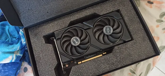 Placa de vídeo RX 7600xt 16 Gb