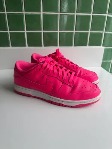 Dunk Low Hot Pink