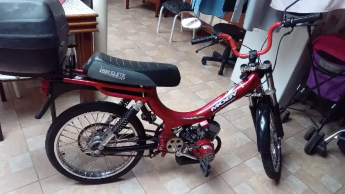 Mobilete em ótimo estado..zap *