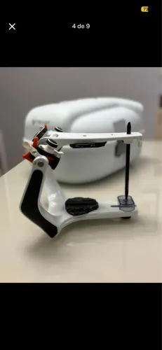 Articulador semi-ajustável Bio-Art A7 plus com arco facial Standard e acessórios.