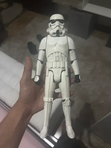 Boneco eletrônico clone star Wars