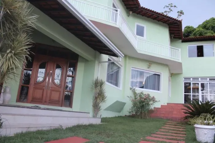 Excelente Residência - Condomínio em Maria Paula