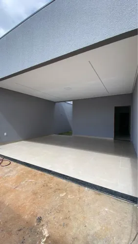 Casa Gran Ville com terreno de 180 m com quintal, financia, entre em contato já.