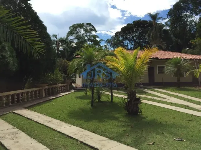 Chácara à venda em Santana de Parnaíba, Residencial Santa Helena - Gleba II, com 4 quartos