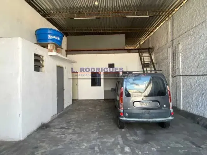 Galpão : / Comercial / Cascadura