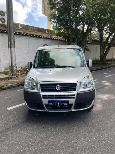Transporte Executivo Fiat Doblo 7 lugares 