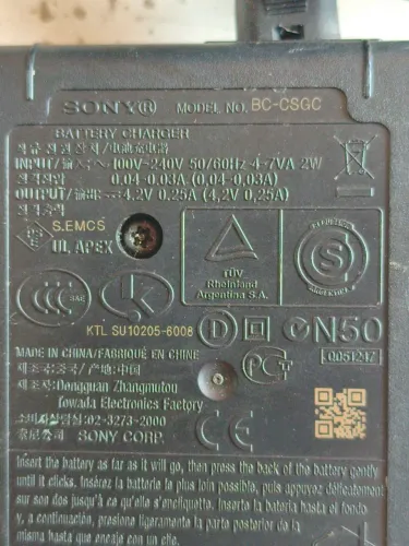 Carregador de bateria SONY BC-CSGC